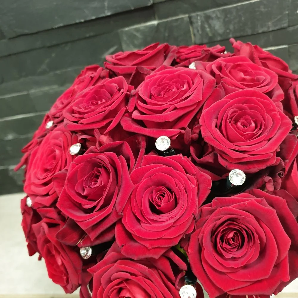 Bouquet de Roses rouges, par Un jour une fleur, fleuriste à Tigery