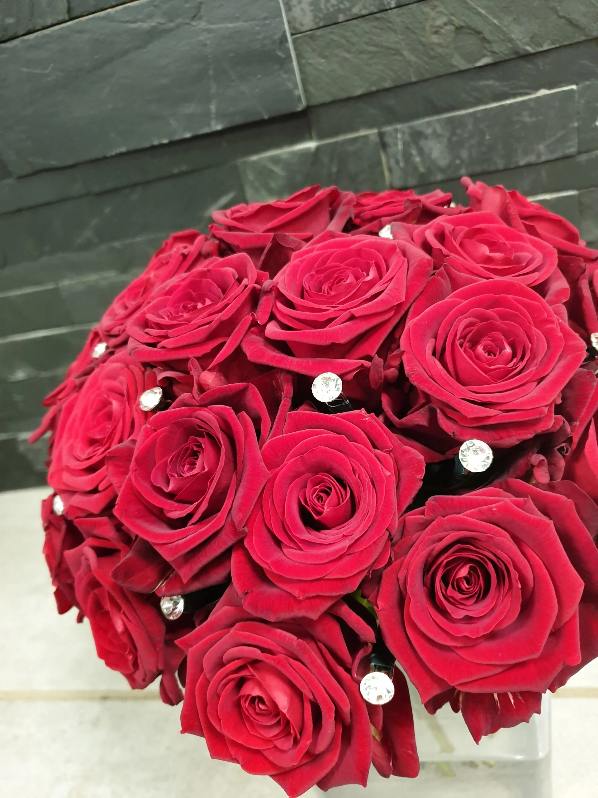 Bouquet de Roses rouges, par Un jour une fleur, fleuriste à Tigery