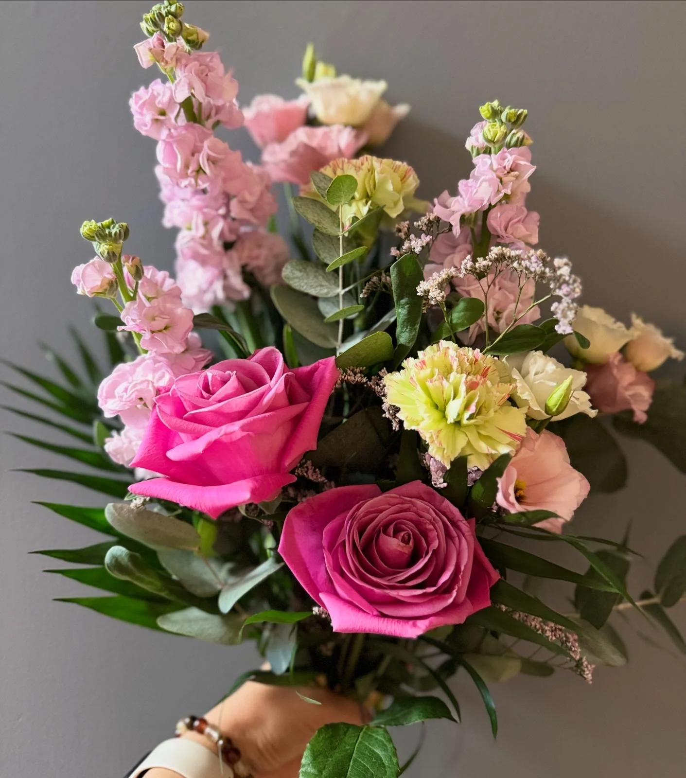 Bouquet long, par Les fleurs de Célony, fleuriste à Aix-en-Provence