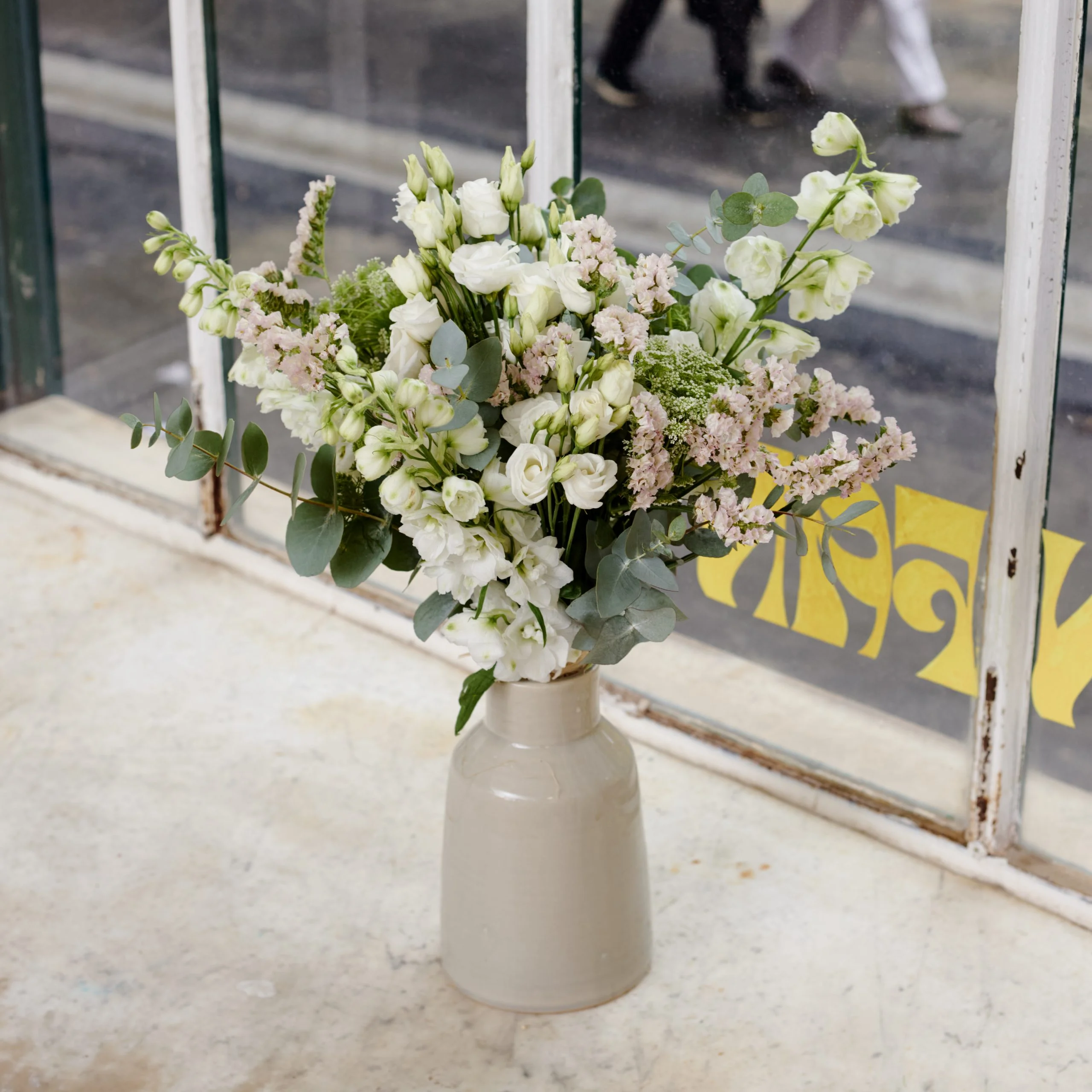 Bouquets de Baptême & Communion - Livraison de bouquets de fleurs par vos fleuristes préférés