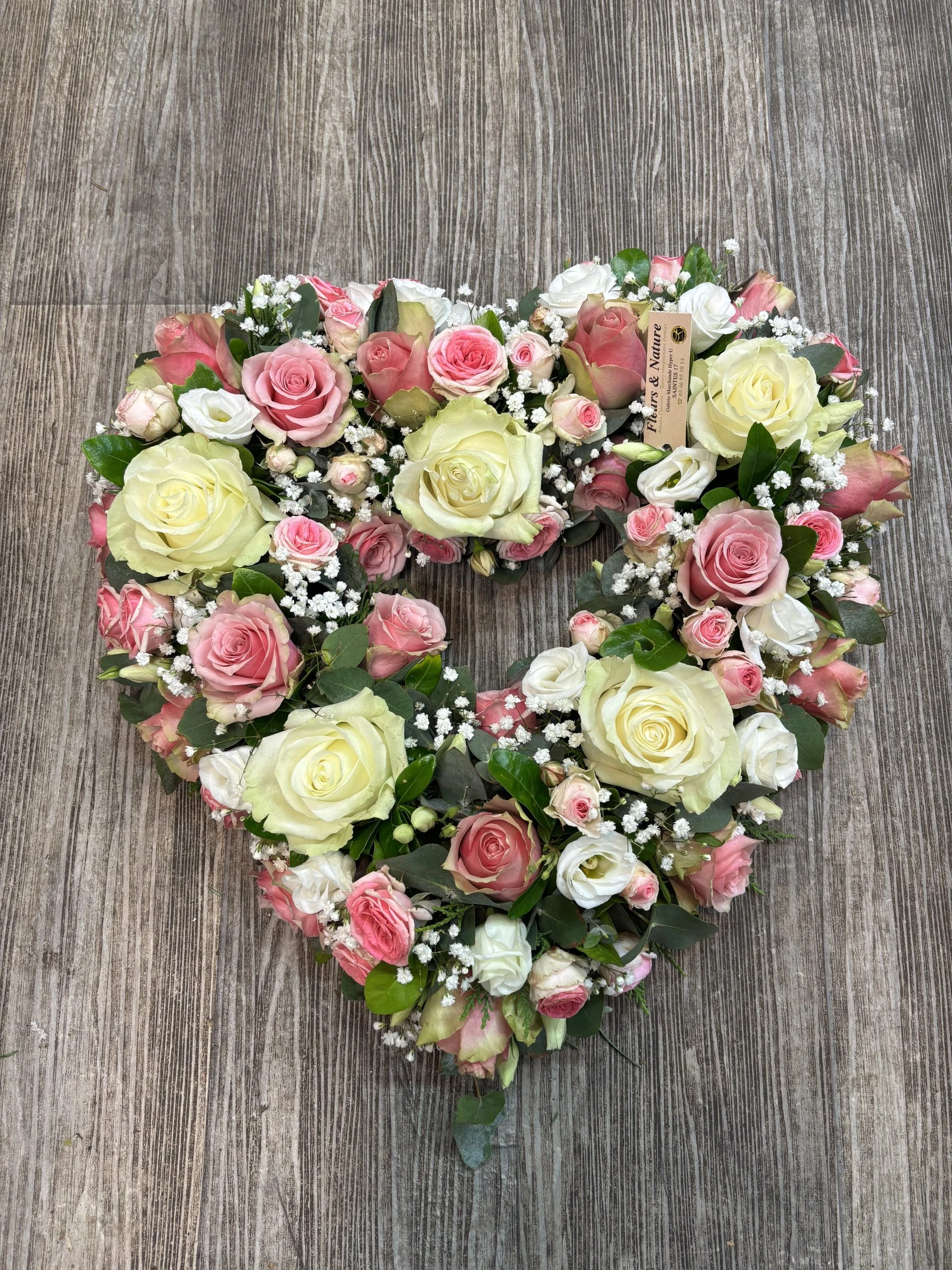 Coeur évidé, par Fleurs & Nature, fleuriste à Saintes