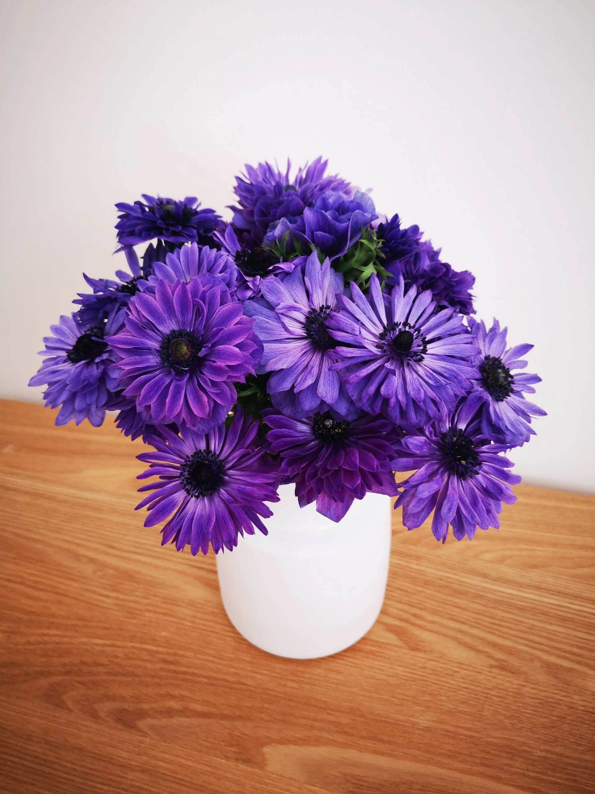 Bouquet d&rsquo;Anémones, par Les Rêveries d'Elise - Studio floral, fleuriste à Aix-en-Provence
