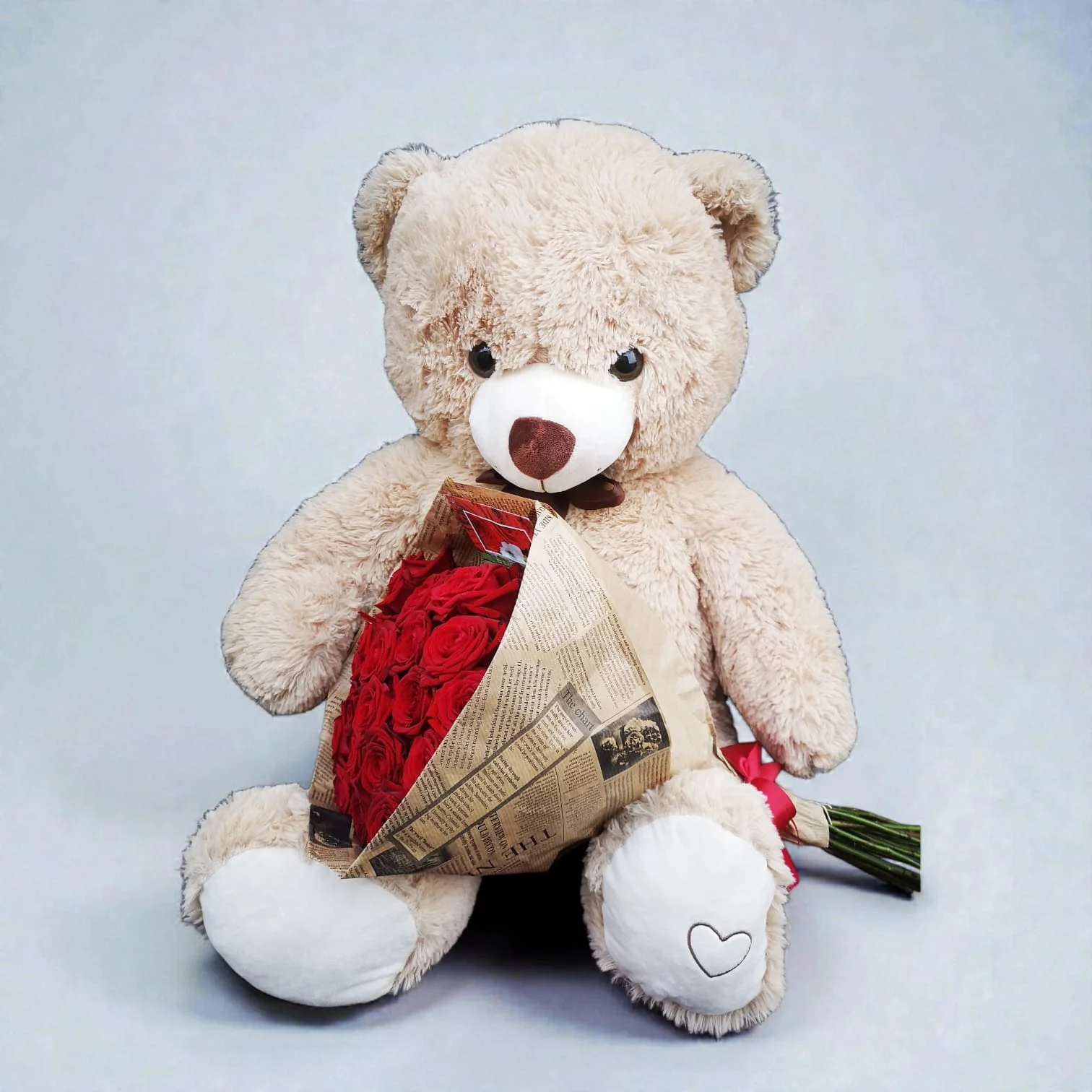 Love Bear with Red Roses, par Les fleurs de Mila, fleuriste à Londerzeel