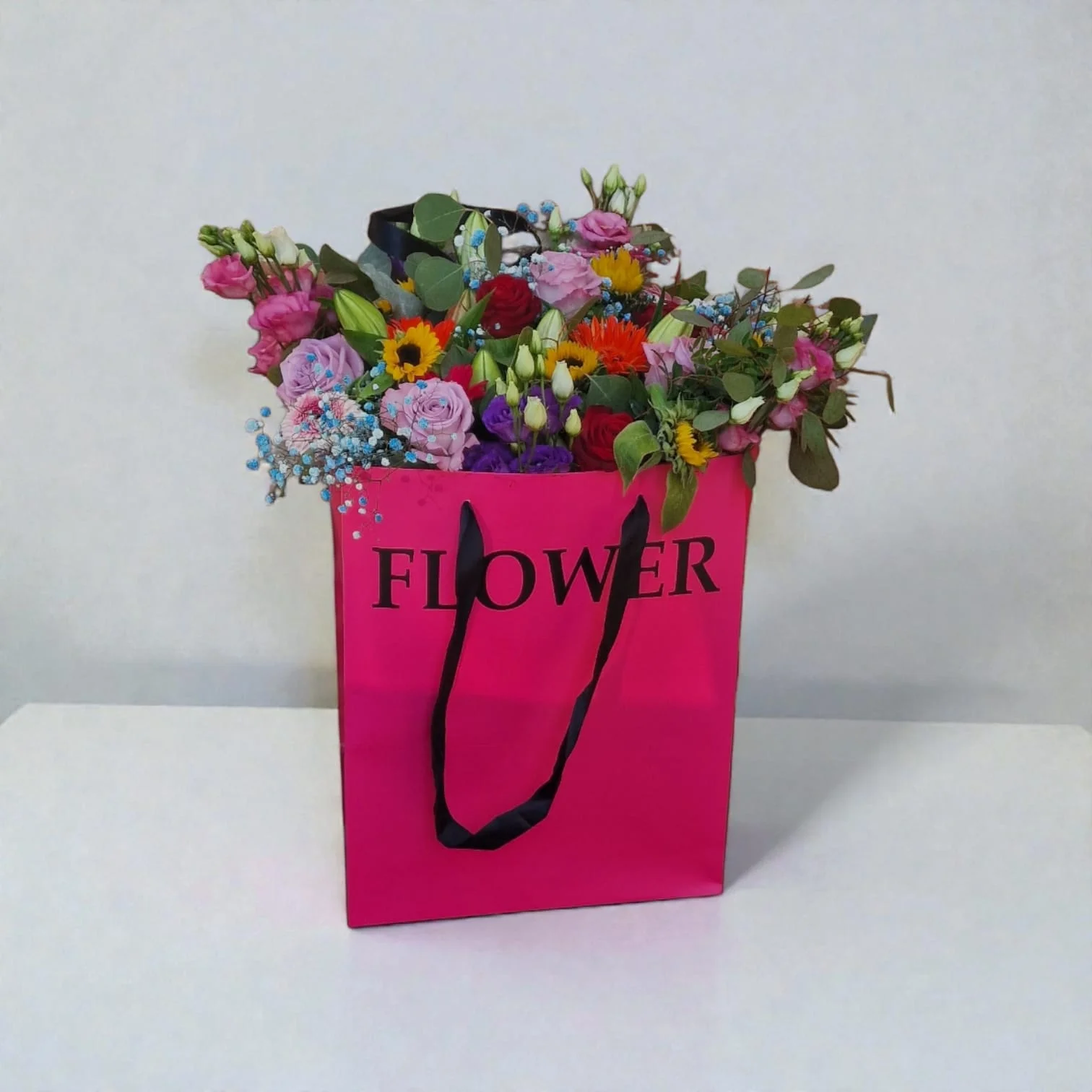 Colorful Bloom Gift Bag, par Les fleurs de Mila, fleuriste à Londerzeel