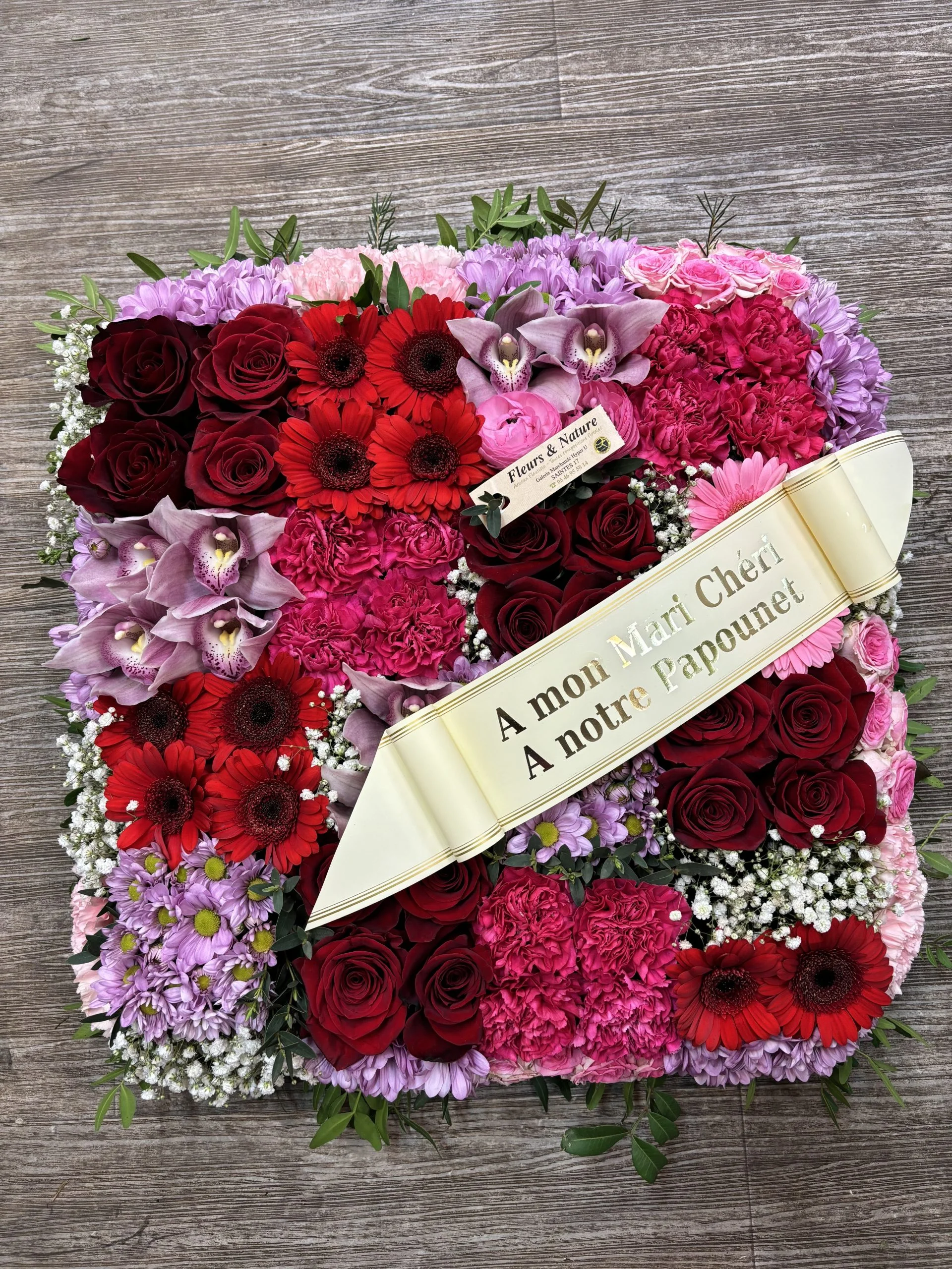 Coussin carré, par Fleurs & Nature, fleuriste à Saintes