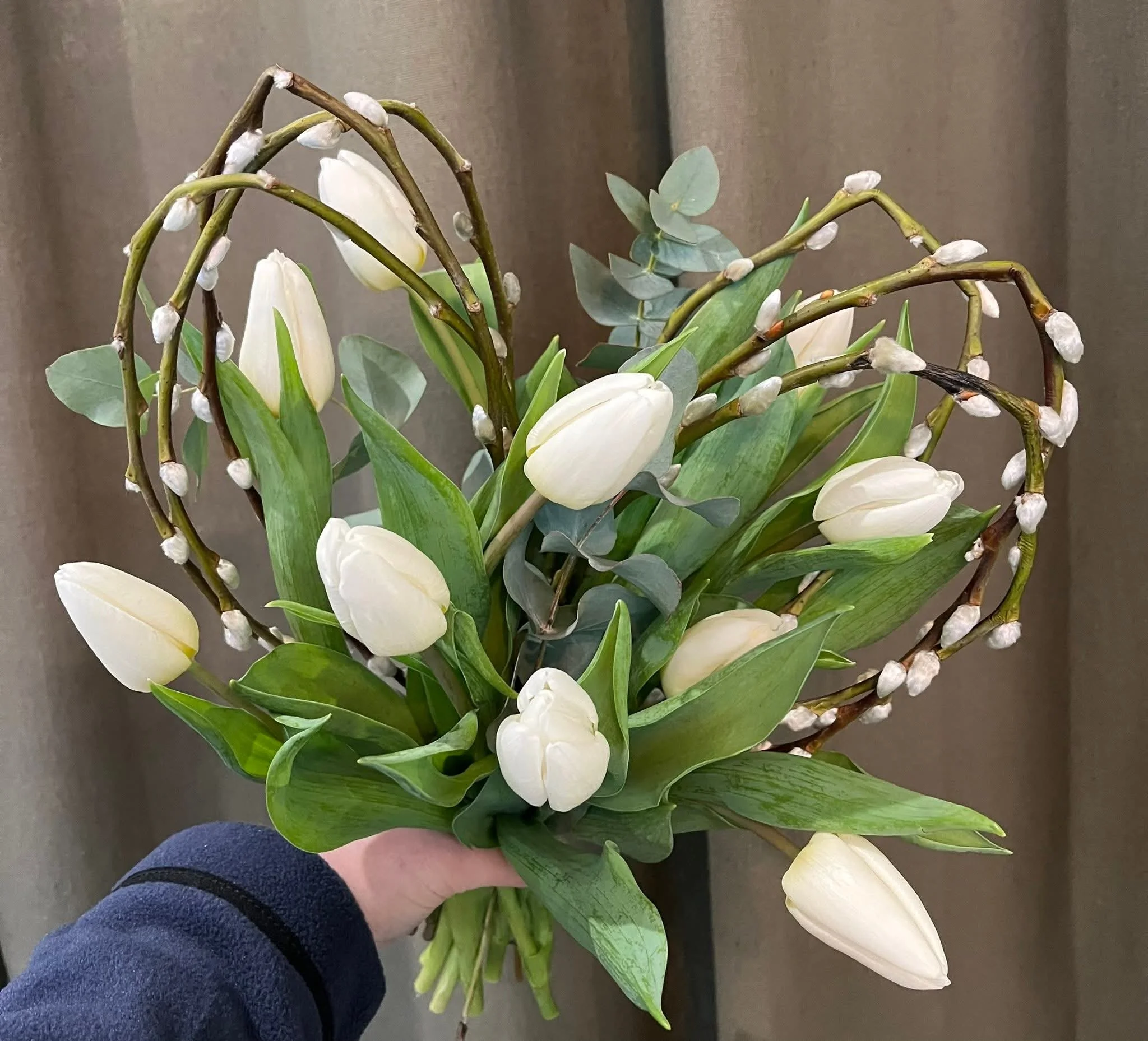 Bouquet tulipes coeur, par Bloemen By Célia, fleuriste à Hazebrouck