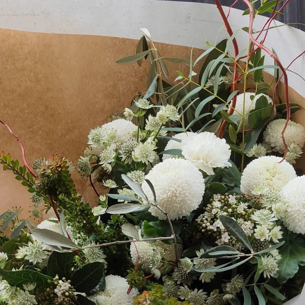 Bouquet Blanc & Vert, par La Belle Saison, fleuriste à Toulouse