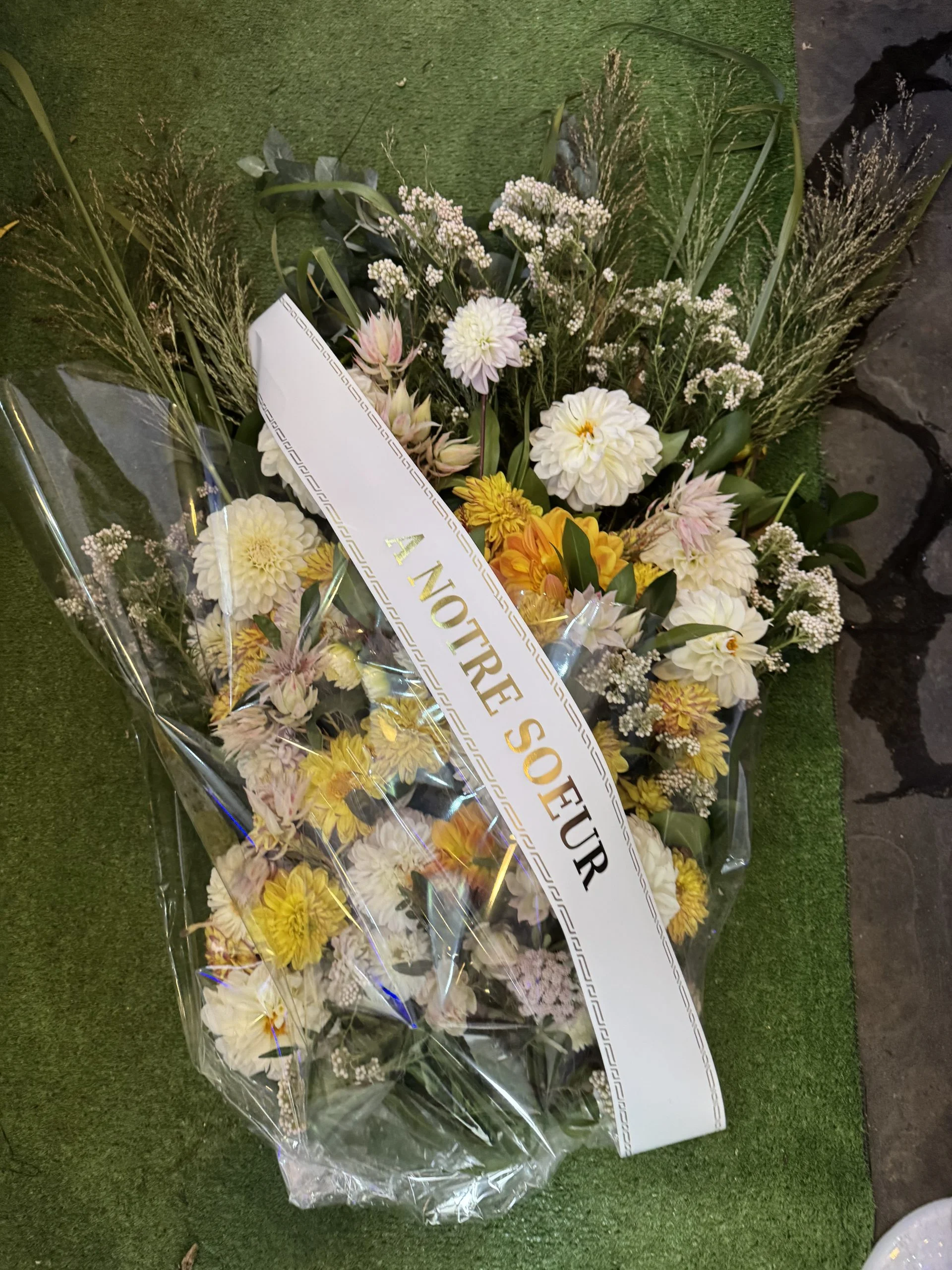 Bouquet de Deuil, par La Fleur de Saint Germain, fleuriste à Paris