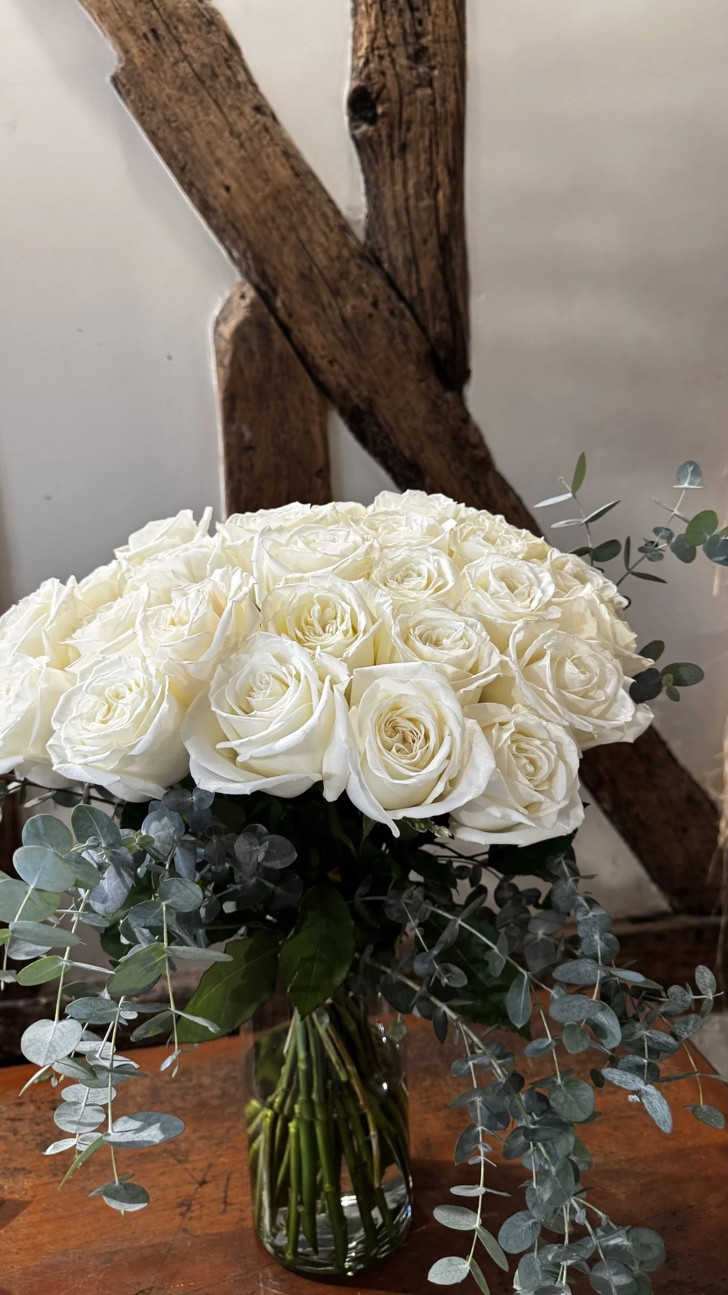 Bouquet de Roses blanches, par Les Fleurs de Lutece, fleuriste à Paris