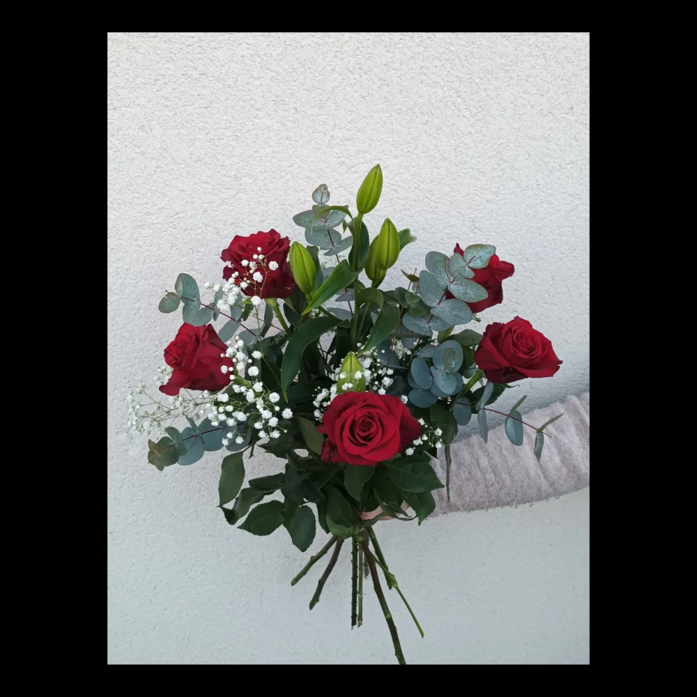 Bouquet lys roses rouge, par Monloup artisan fleuriste, fleuriste à Roanne