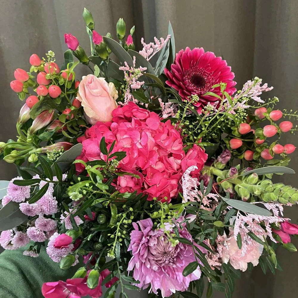 Bouquet tons de rose, par Bloemen By Célia, fleuriste à Hazebrouck