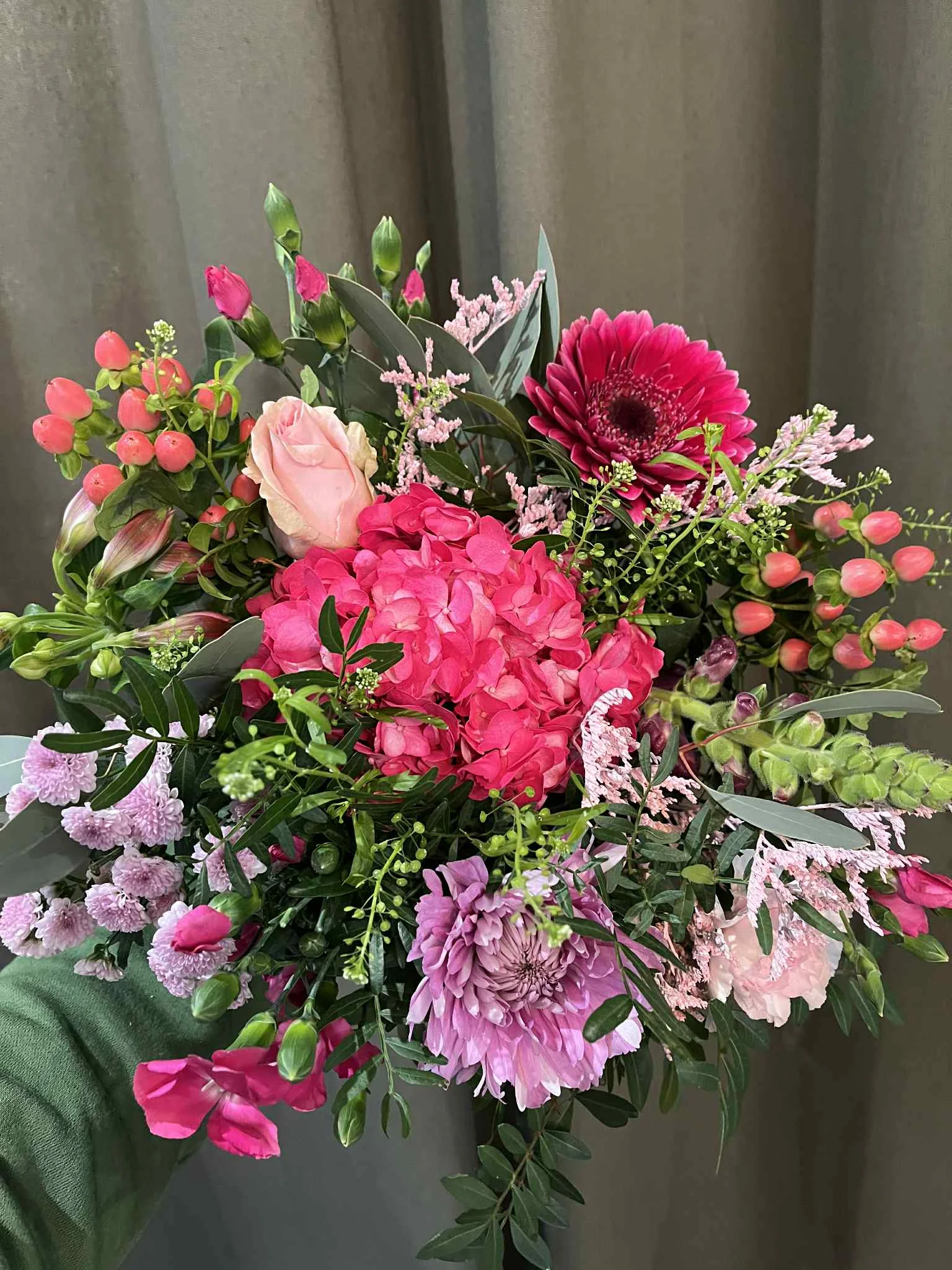 Bouquet tons de rose, par Bloemen By Célia, fleuriste à Hazebrouck