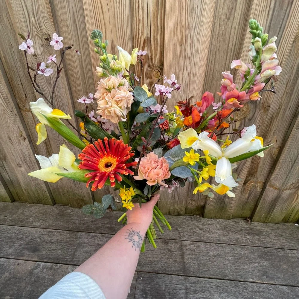 Bouquet saison printemps, par Le Jardin de O'hara, fleuriste à Pontoise