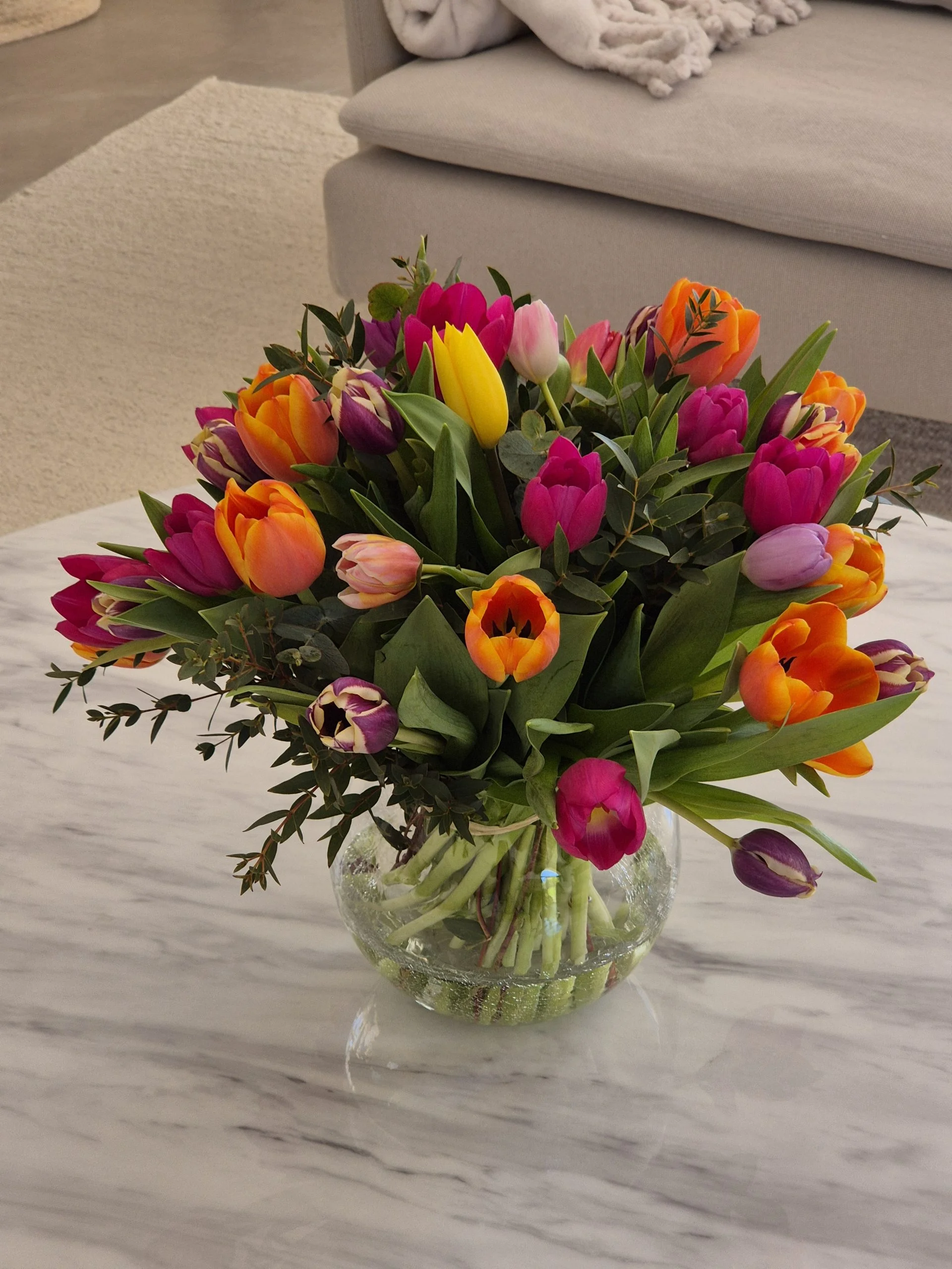 Livraison de fleurs Pau et proximité, par Hellebore, artisan fleuriste