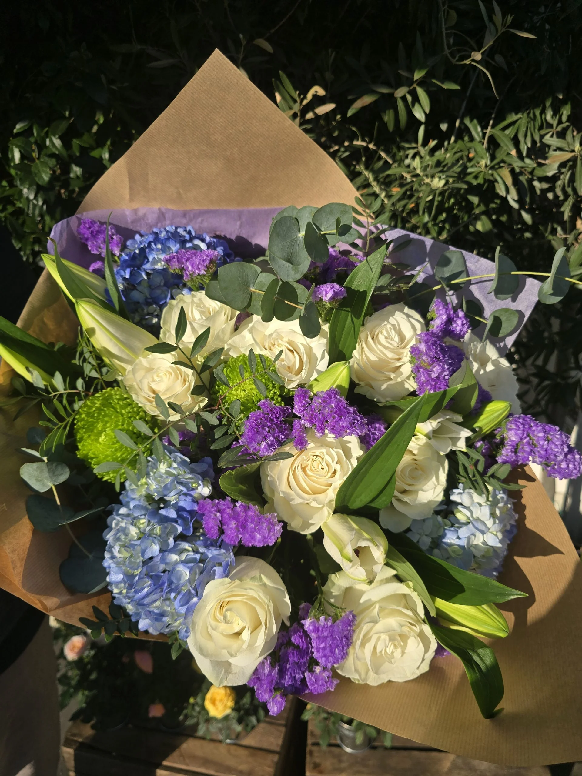 Flower delivery in Paris and the surrounding area by Les Fleurs de Lutece, an artisan florist