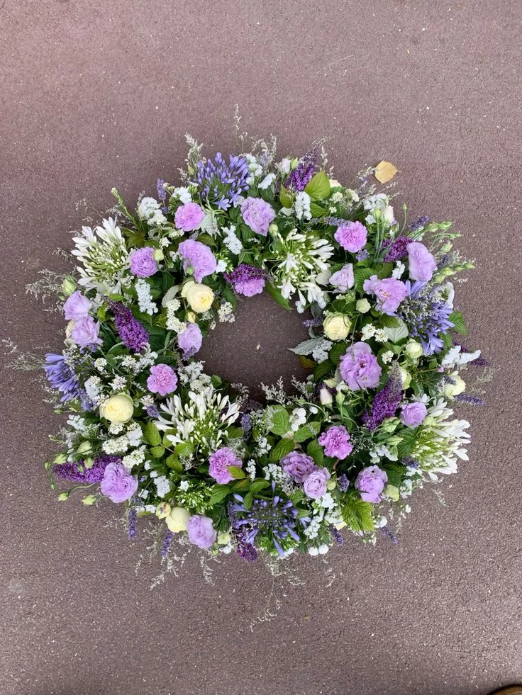 Couronne ou coussin de Deuil, par MAŸ Fleuriste, fleuriste à Bayonne