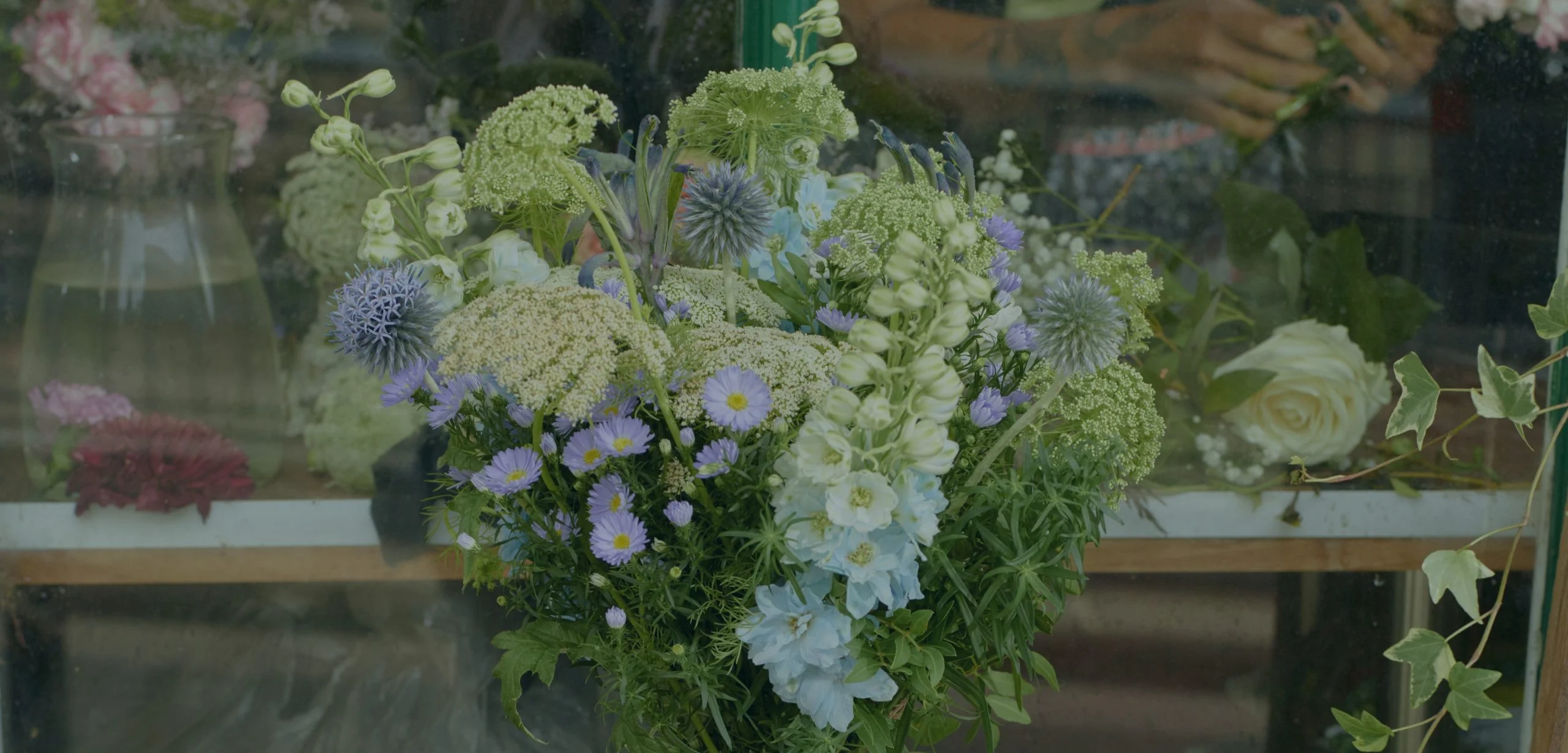 Les plus beaux bouquets de fleurs Bleus livrés par votre artisan fleuriste