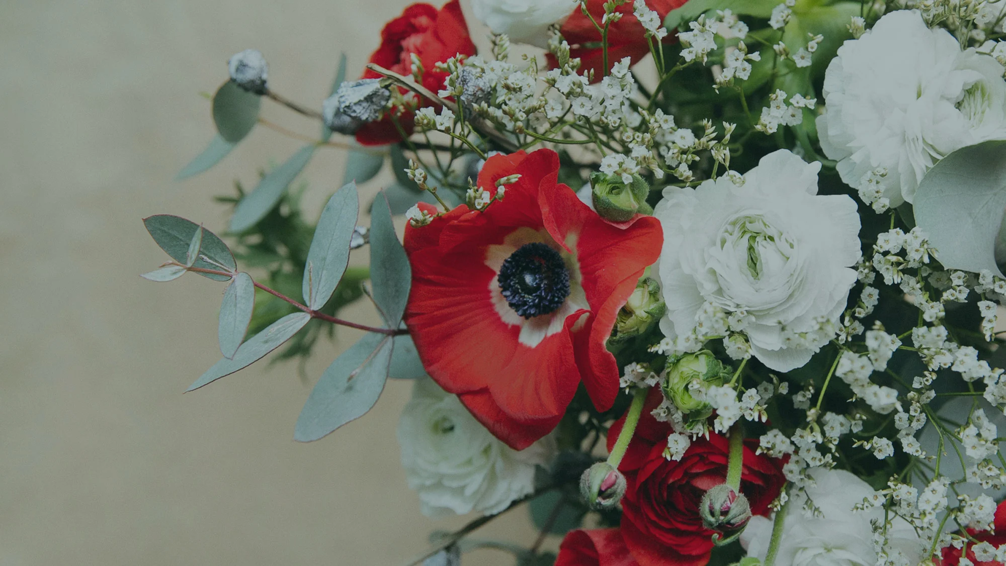 Les plus beaux bouquets de fleurs Rouges livrés par votre artisan fleuriste