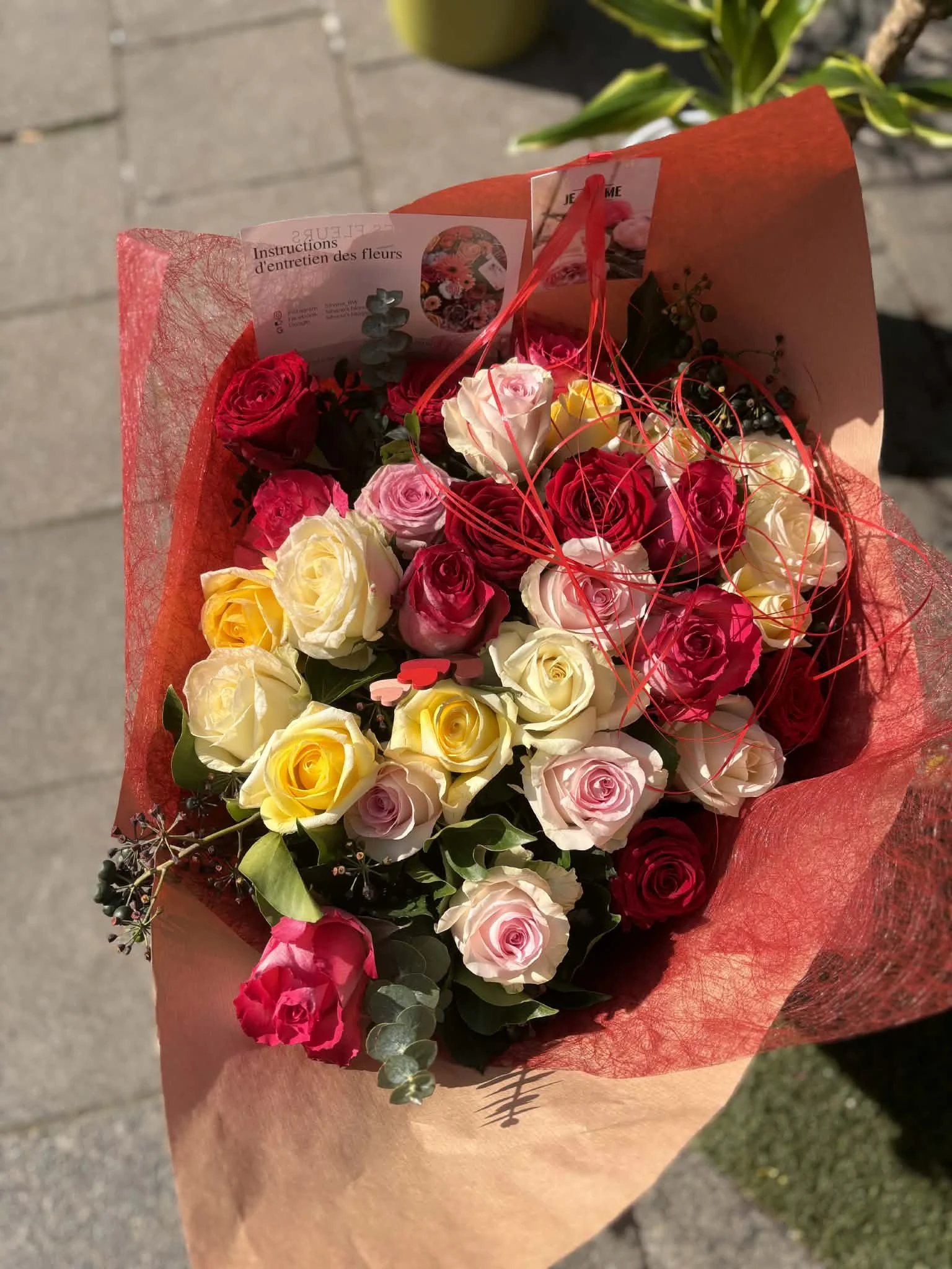 Bouquet de Roses mixte, par Sihana's Bloom&Wild, fleuriste à Schaerbeek