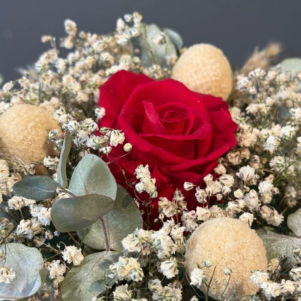 Rose éternelle en boîte, par Les fleurs de Célony, fleuriste à Aix-en-Provence