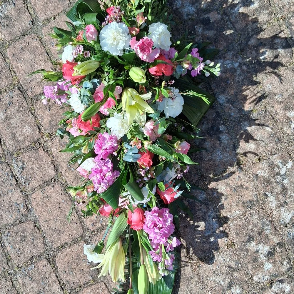 Gerbe à la Main, par Bonheur des fleurs, fleuriste à La Montagne