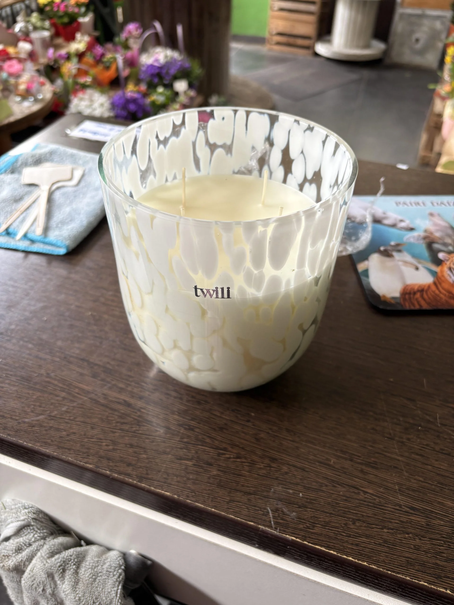 bougie twili 900gramme 18 cm de haut, par Coeur de Fleur, fleuriste à Gembloux