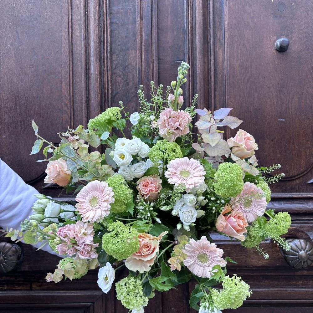 bouquet festif, par Herbacée, fleuriste à Francheville