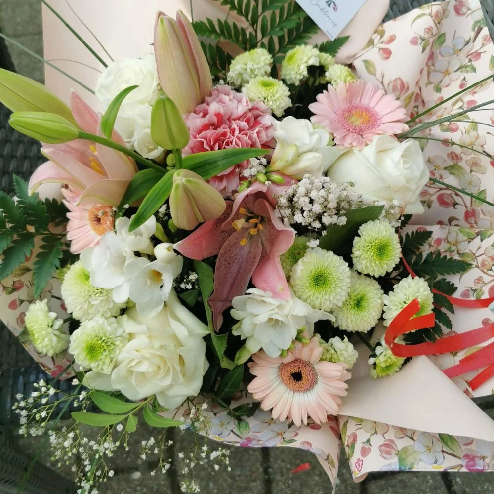Bouquet de Deuil rond, par Coeur de Fleur, fleuriste à Gembloux