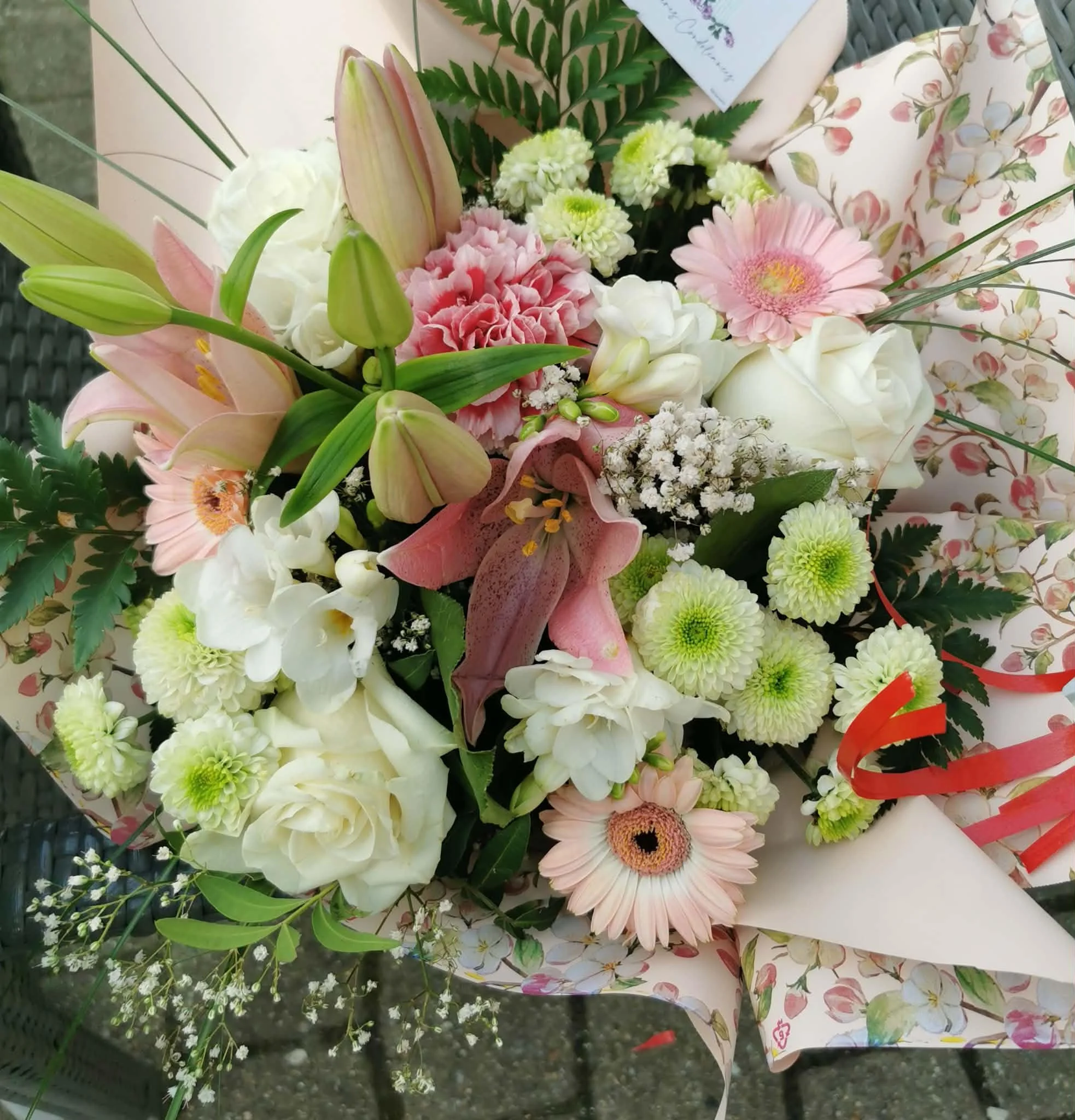 Bouquet de Deuil rond, par Coeur de Fleur, fleuriste à Gembloux