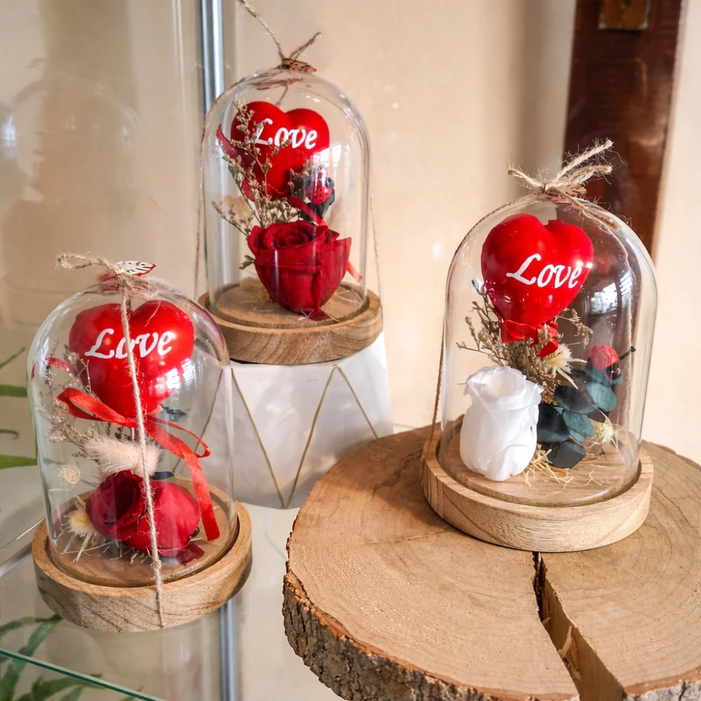Rose éternel sous cloche, par Céline Création Florale, fleuriste à Le Tampon