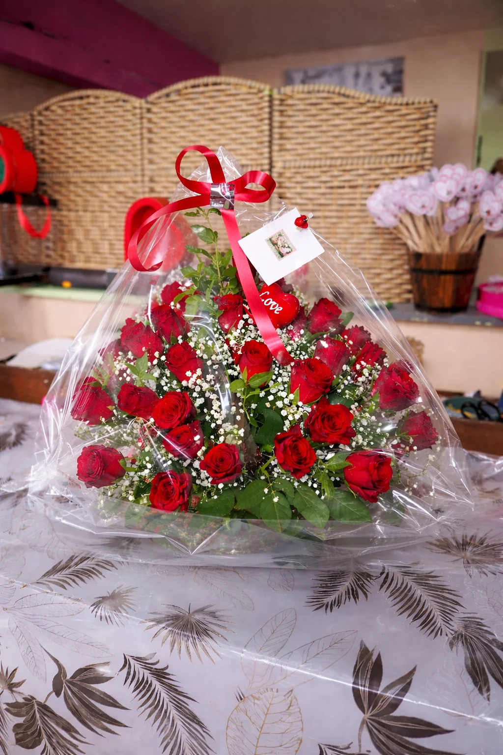 Composition de roses rouges, par Céline Création Florale, fleuriste à Le Tampon