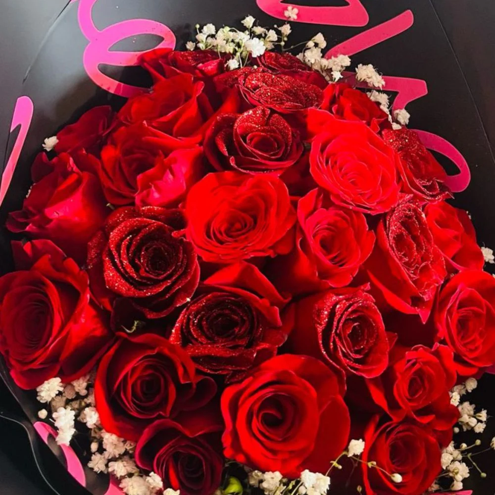 BOUQUET DE 25 ROSE, par Passion Florale by Lili-fleurs, fleuriste à Le Moule