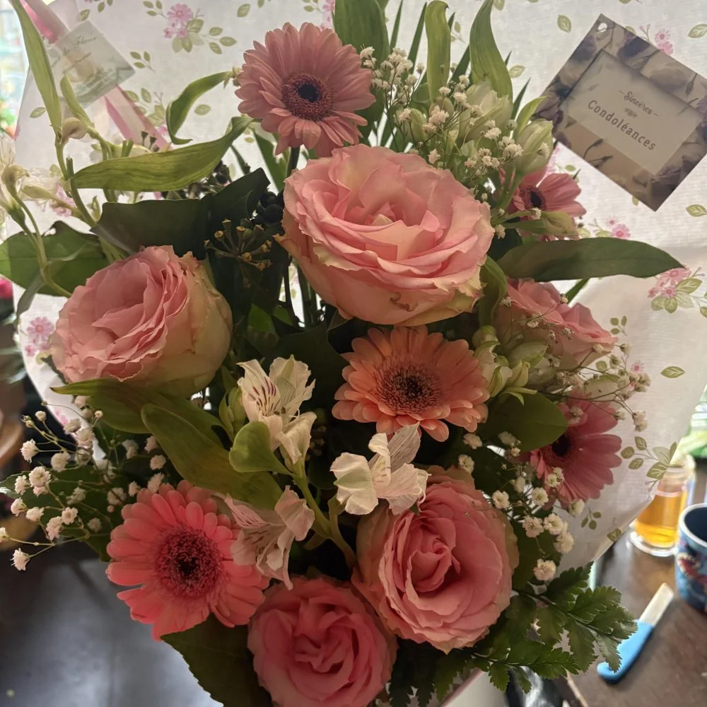 bouquet coucher deuil, par Coeur de Fleur, fleuriste à Gembloux