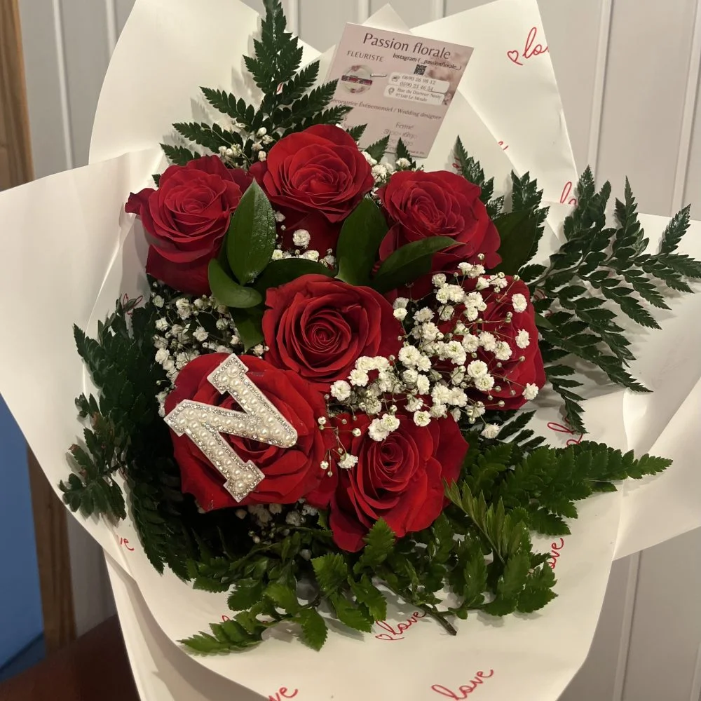 BOUQUET DE 7 ROSE, par Passion Florale by Lili-fleurs, fleuriste à Le Moule
