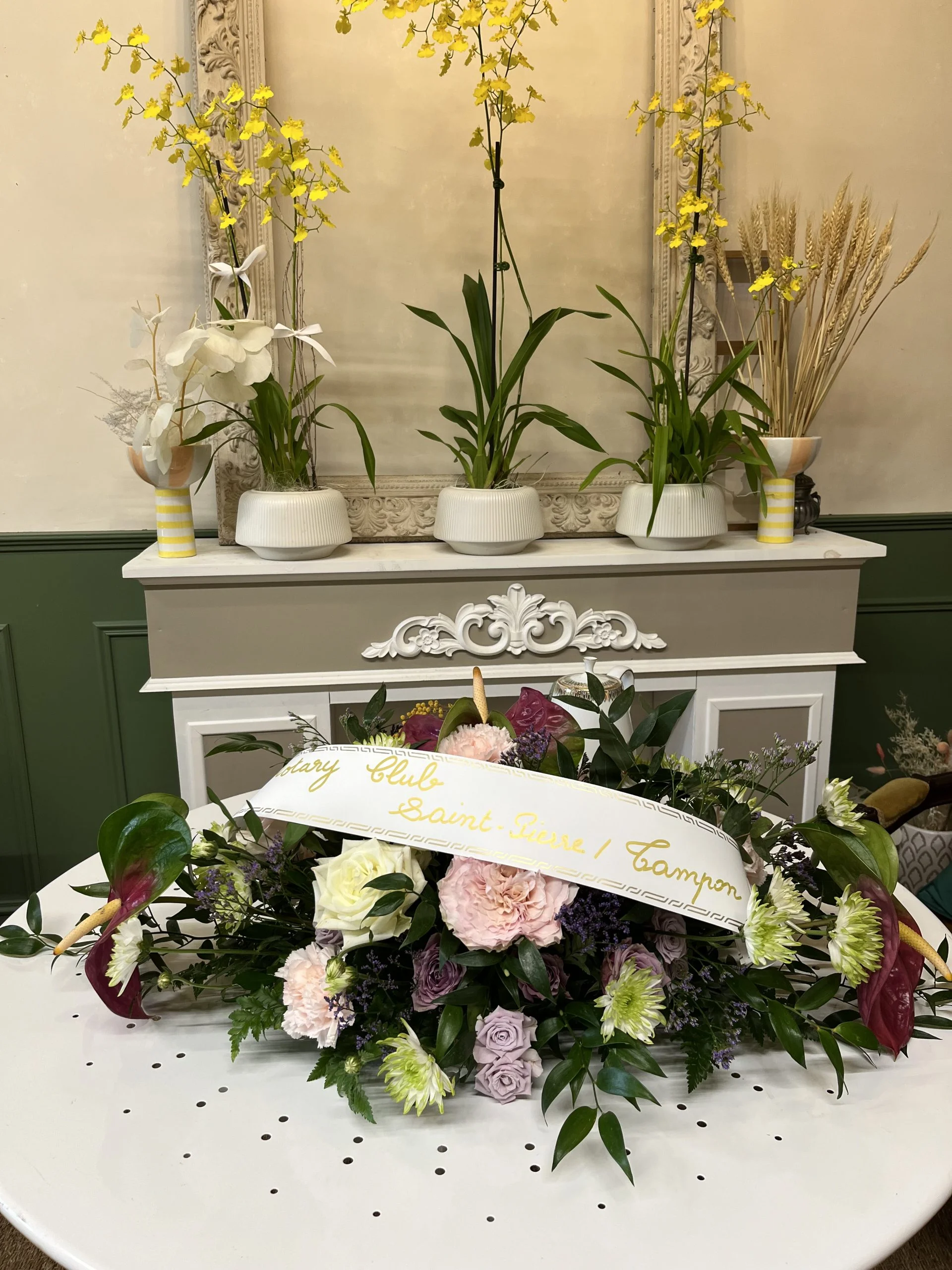 Gerbe de Deuil, par Memento Flori, fleuriste à Le Tampon