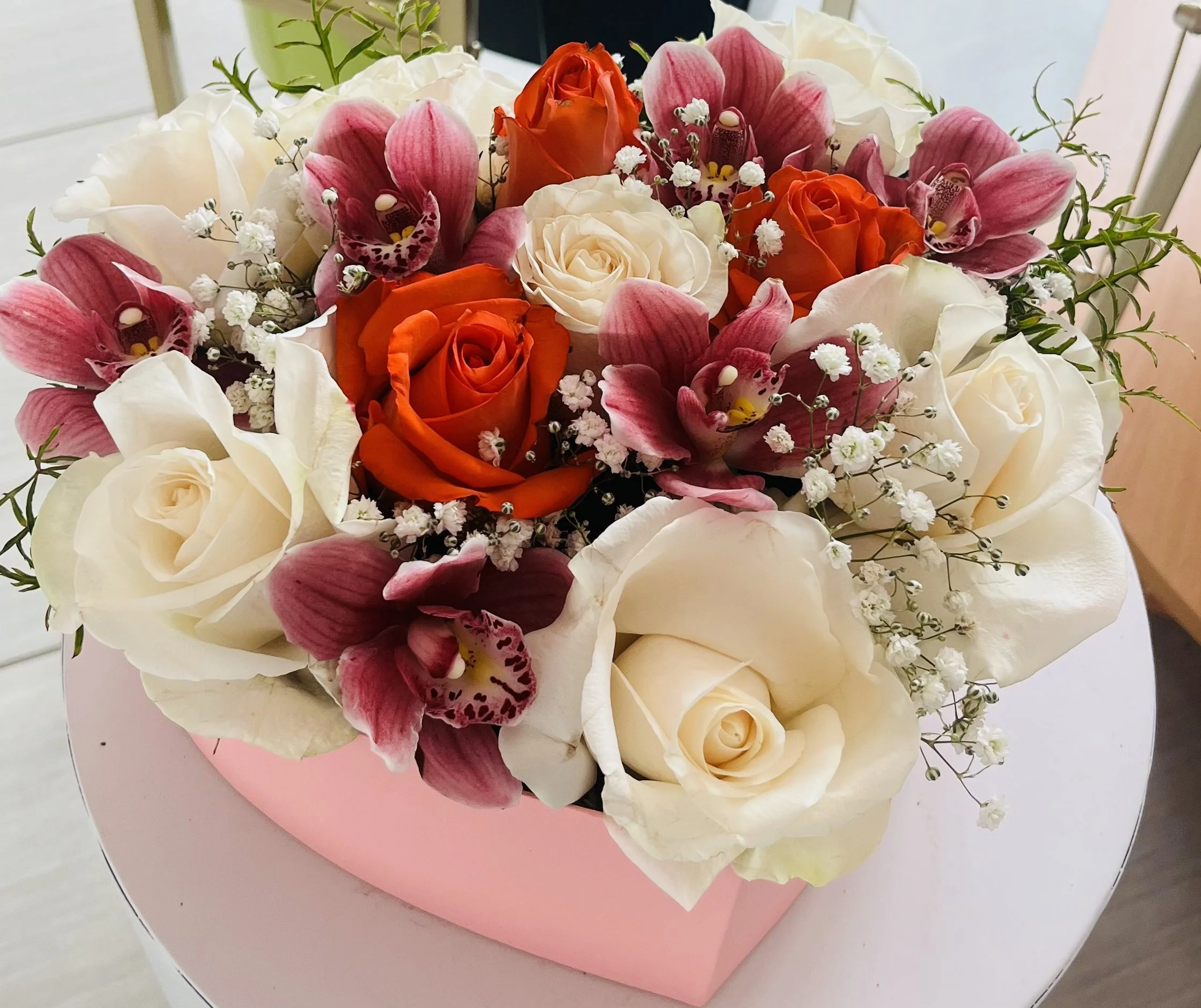 Composition boite coeur, par Passion Florale by Lili-fleurs, fleuriste à Le Moule