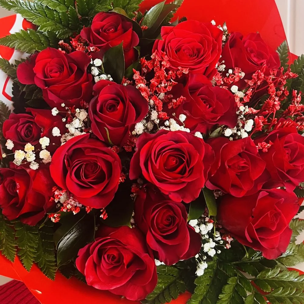 BOUQUET DE 15 ROSE, par Passion Florale by Lili-fleurs, fleuriste à Le Moule