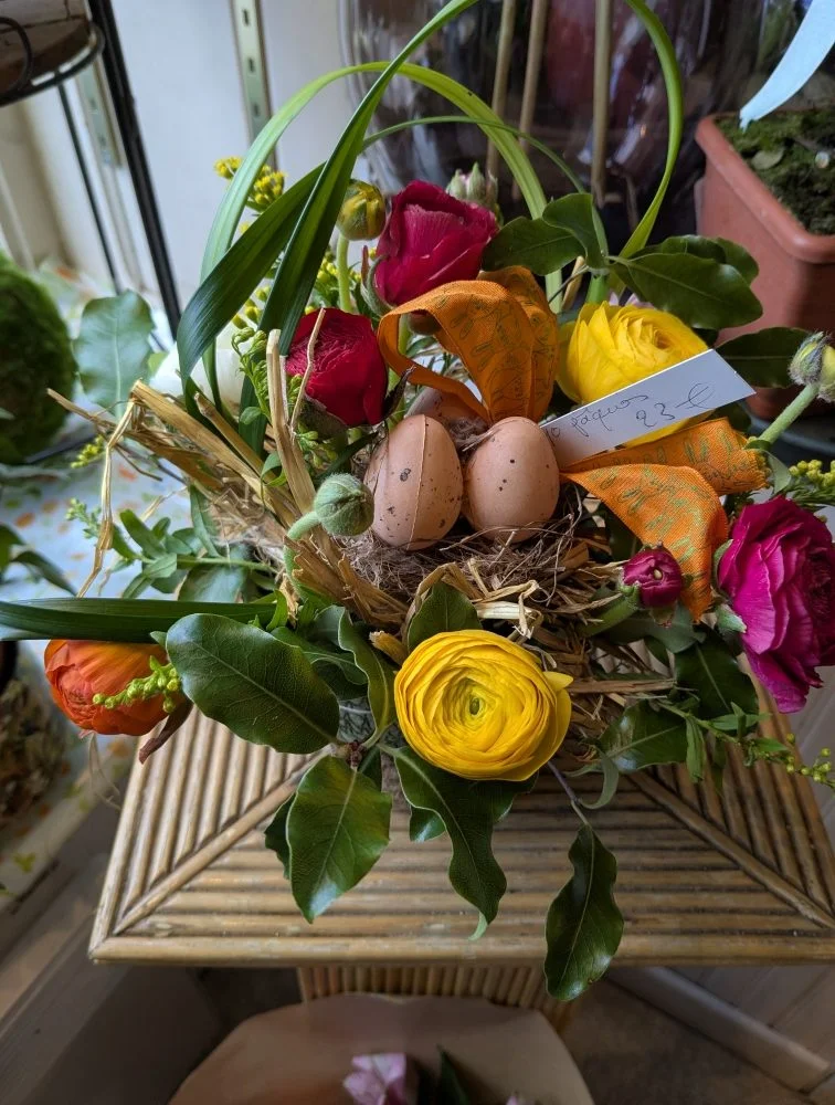 compo piquée, par Votre Fleuriste - Ponchon, fleuriste à Chazelles-sur-Lyon
