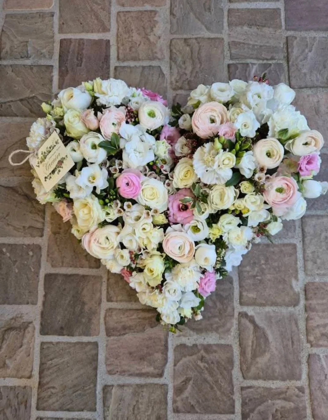 Cœur, par Le Grenier Fleuriste, fleuriste à Rouillon