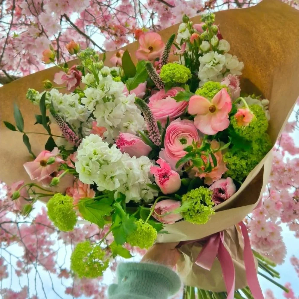 Bouquet pastel, par Le Grenier Fleuriste, fleuriste à Rouillon