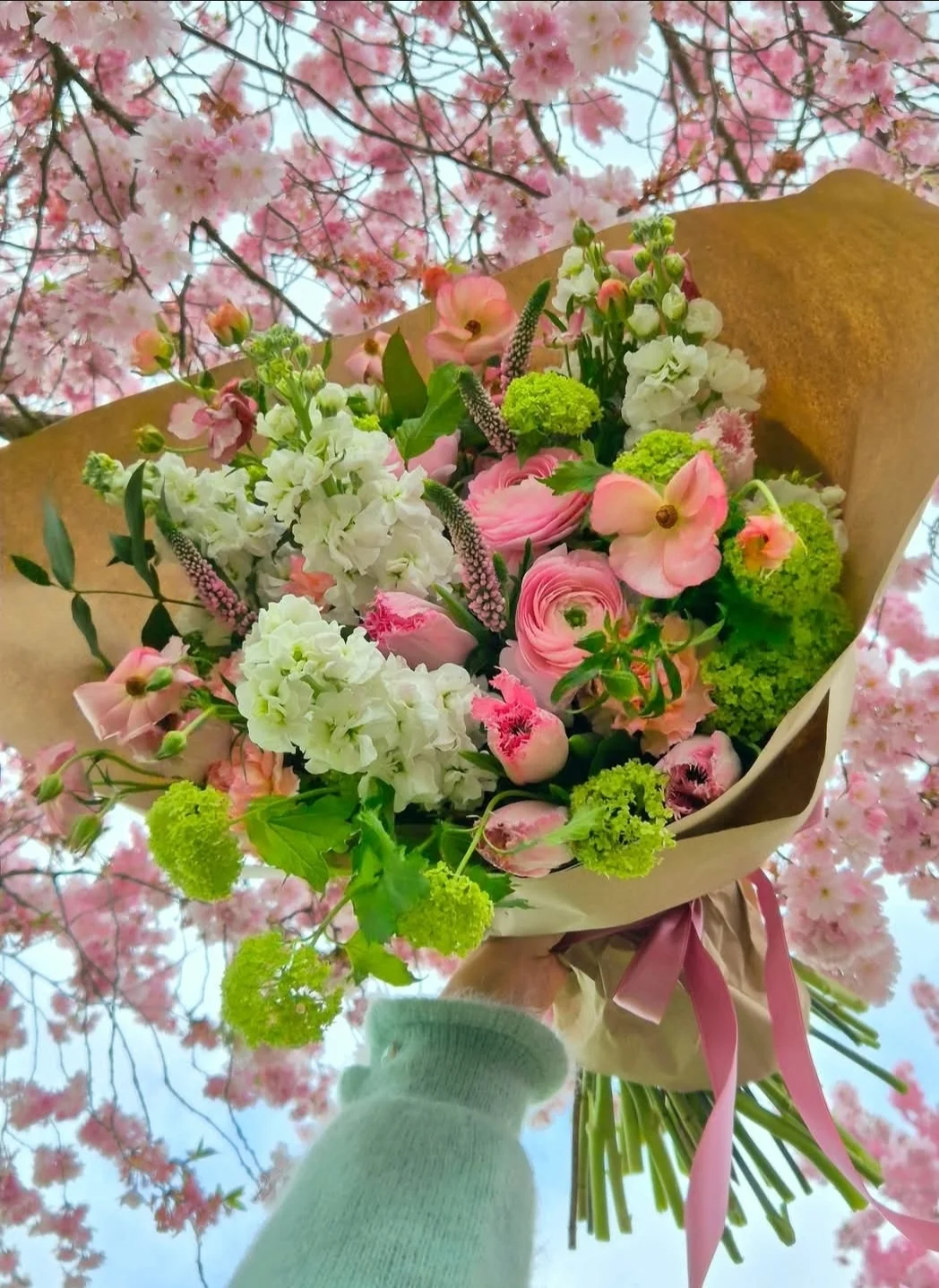 Bouquet pastel, par Le Grenier Fleuriste, fleuriste à Rouillon