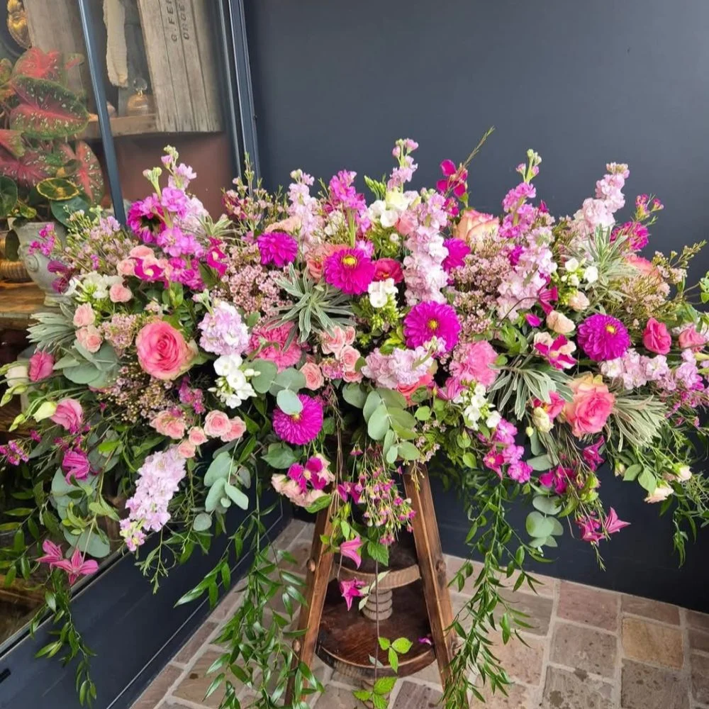 Raquette, par Le Grenier Fleuriste, fleuriste à Rouillon