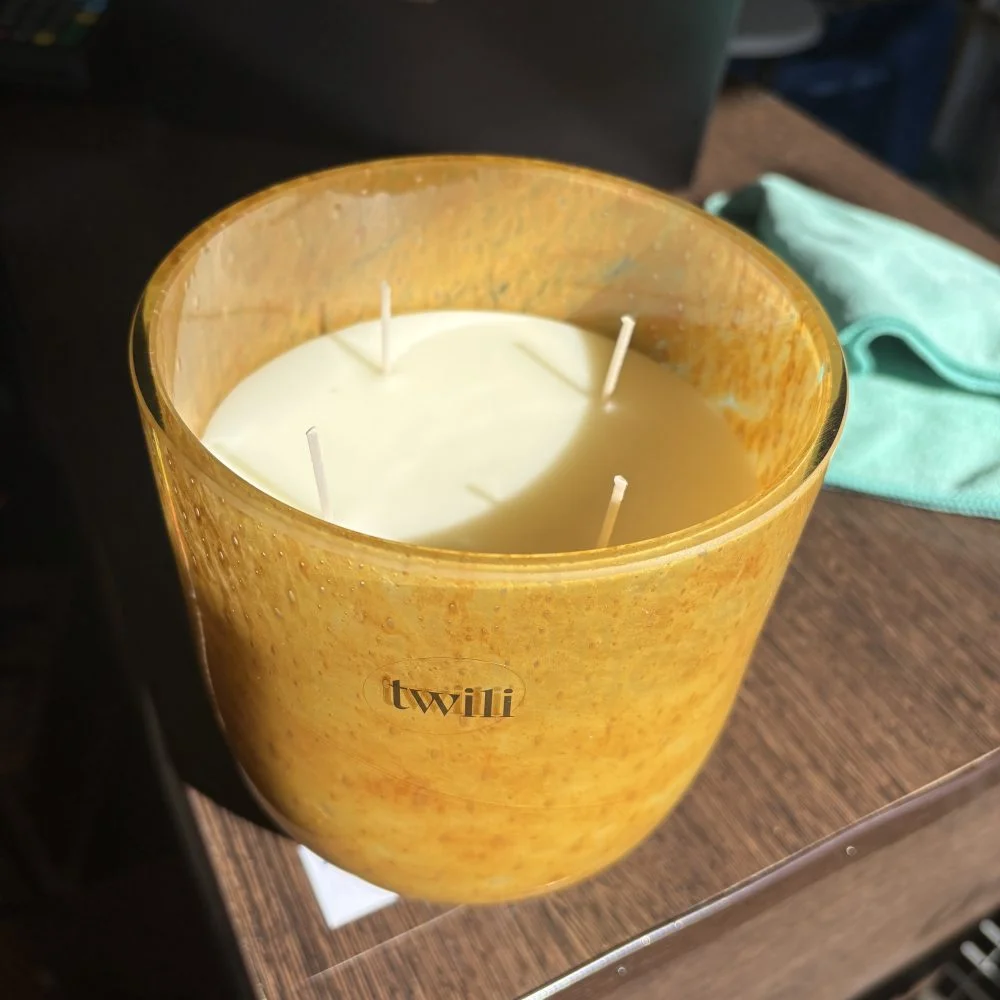 bougie twili 900 gramme, 18 cm de haut, par Coeur de Fleur, fleuriste à Gembloux