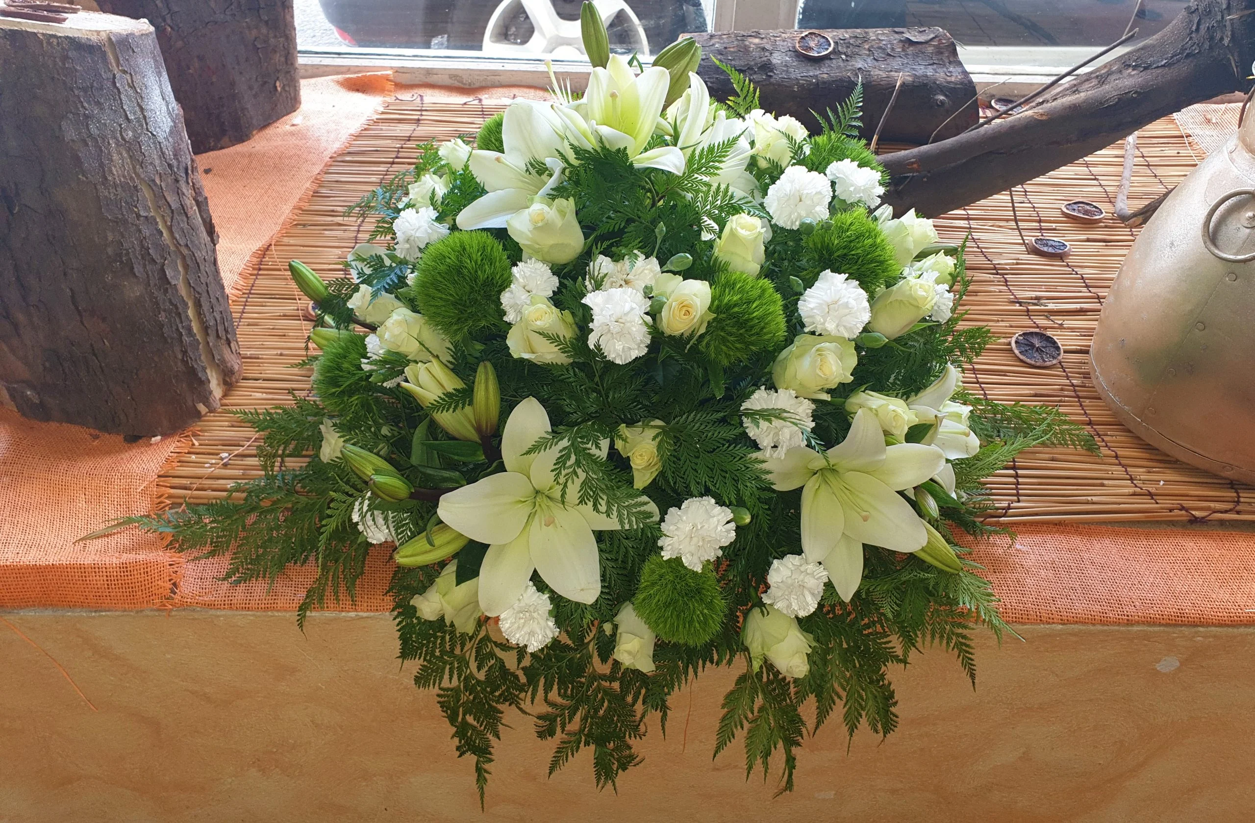 Coussin Deuil, par Sita Fleurs, fleuriste à Le Tampon