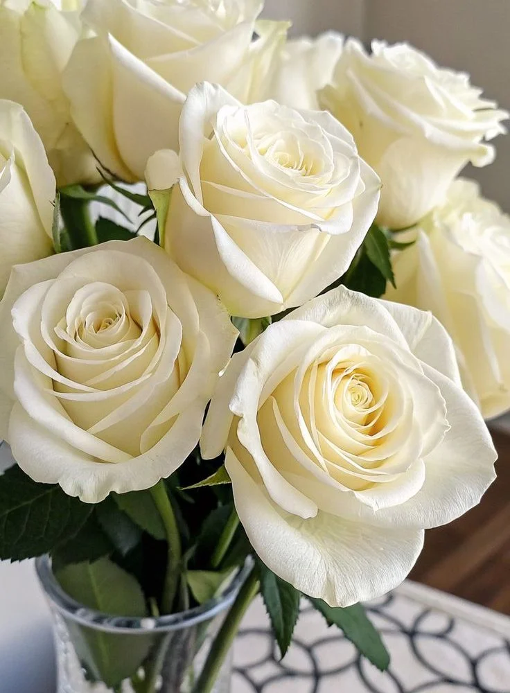 Bouquet de Roses blanches, par Audrey B. Fleuriste, fleuriste à Levallois-Perret