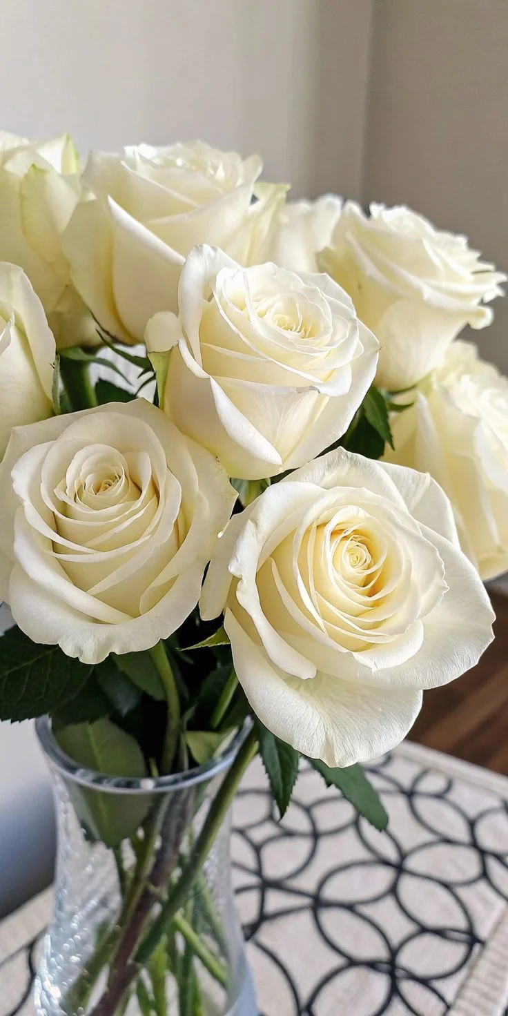 Bouquet de Roses blanches, par Audrey B. Fleuriste, fleuriste à Levallois-Perret