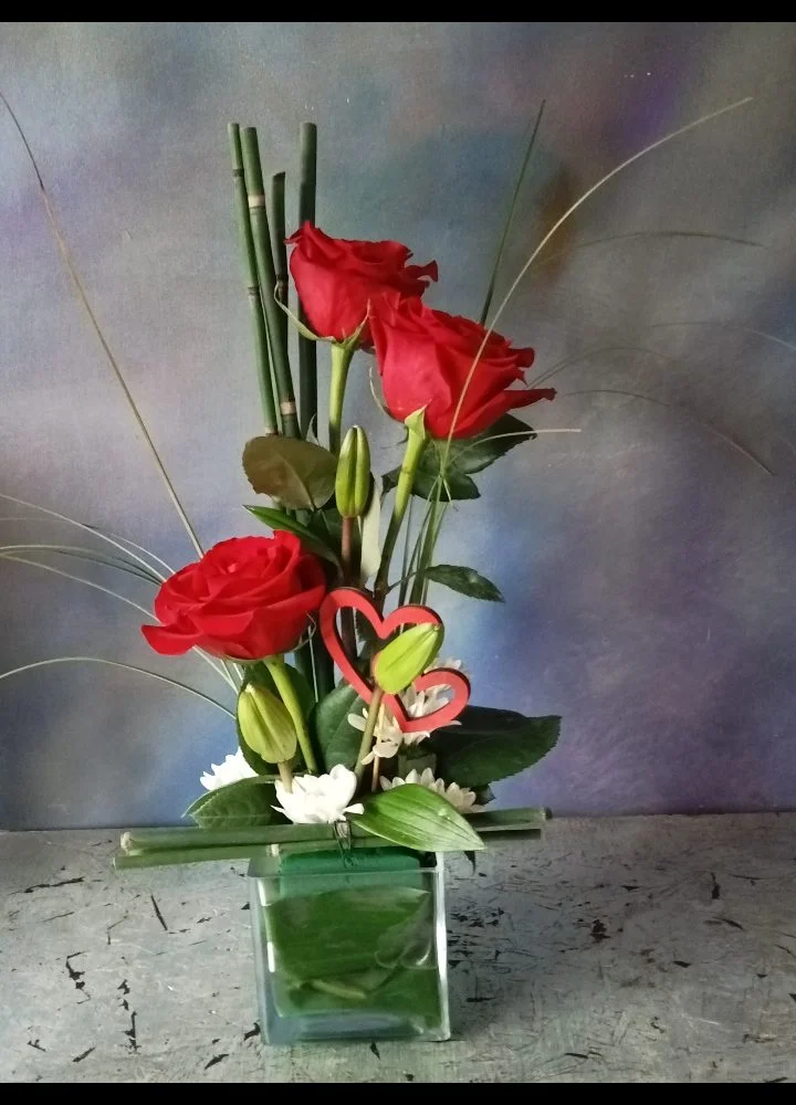 COMPOSITION VASE VERRE, par Lili la main verte, fleuriste à Talence