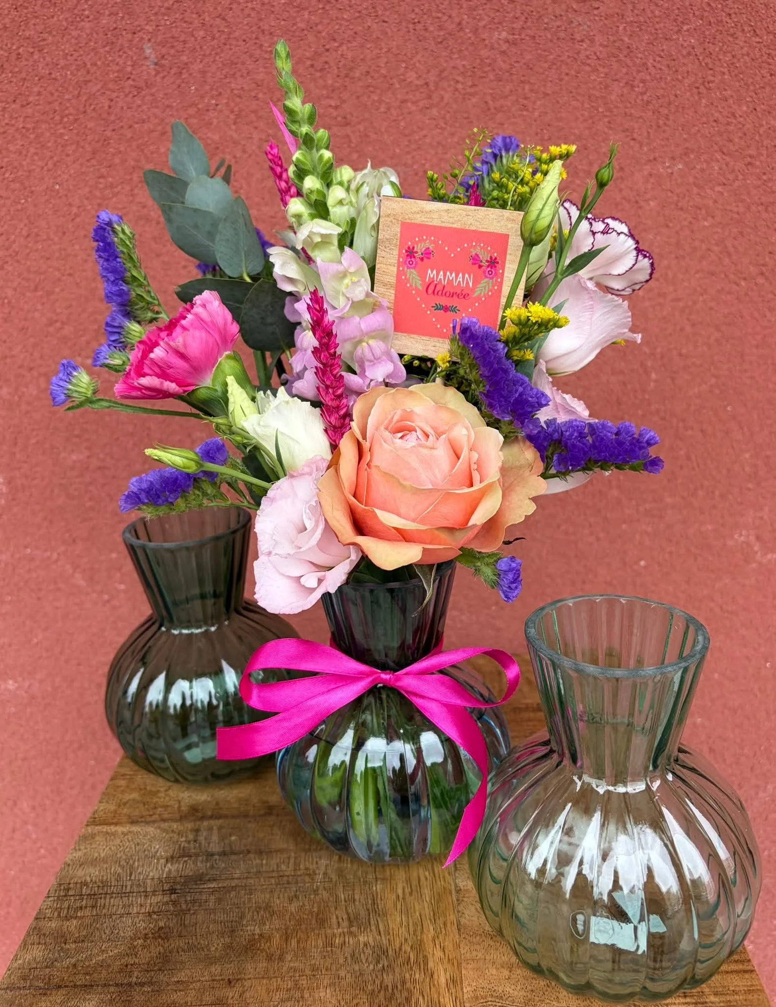 Vase + bouquet, par Bloemen By Célia, fleuriste à Hazebrouck