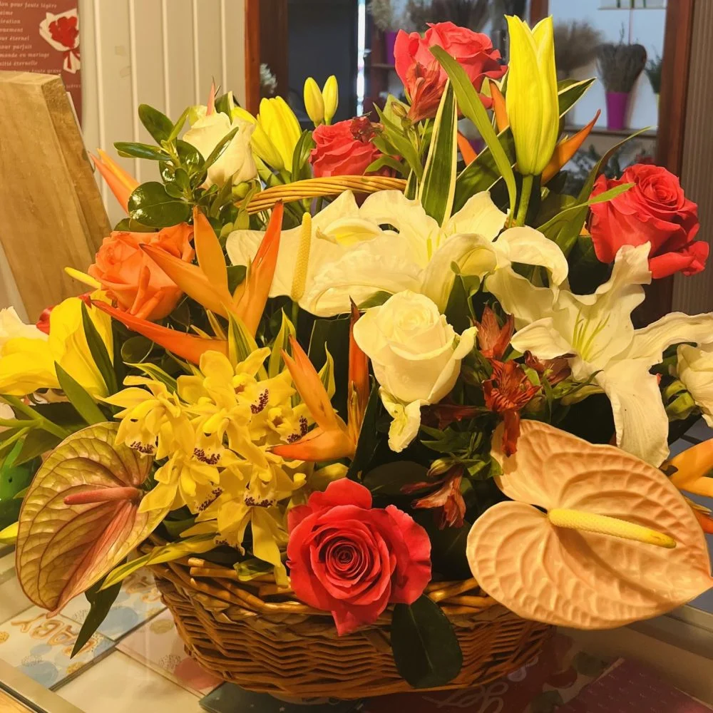 COMPOSITION PANIER, par Passion Florale by Lili-fleurs, fleuriste à Le Moule