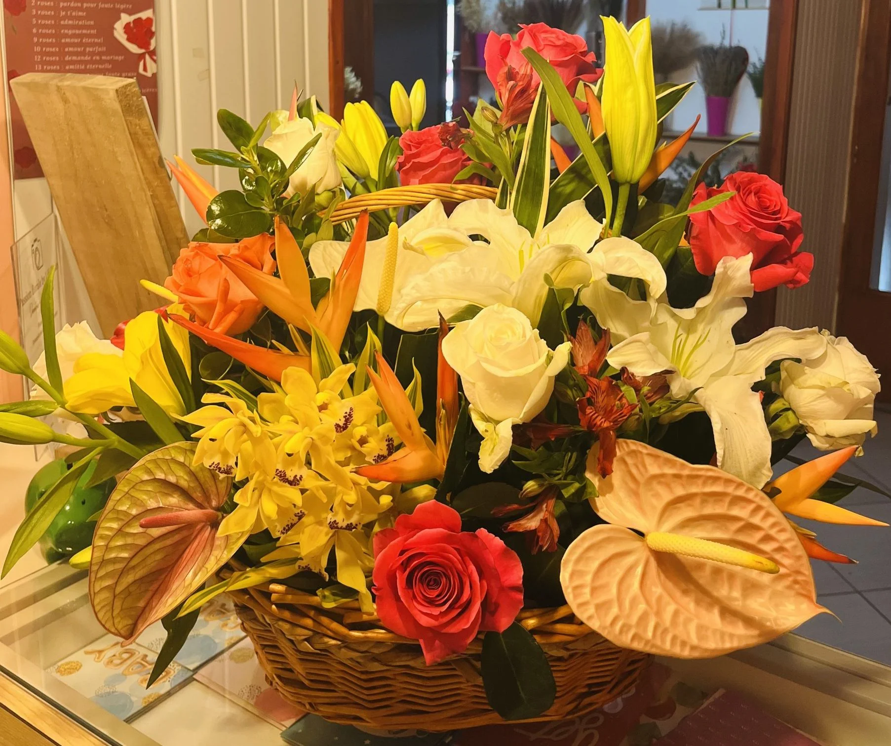 COMPOSITION PANIER, par Passion Florale by Lili-fleurs, fleuriste à Le Moule
